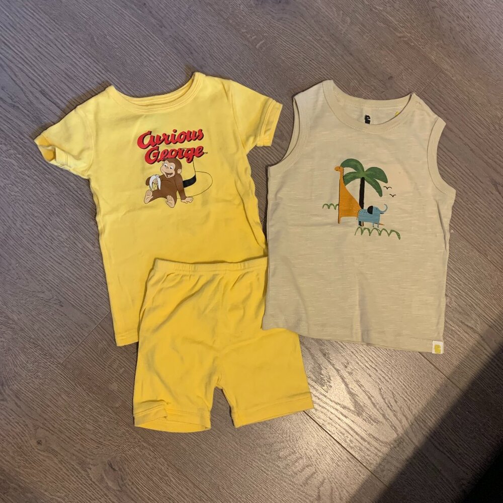 bundle of two pieces: pajamas (curious George) and tank size 5